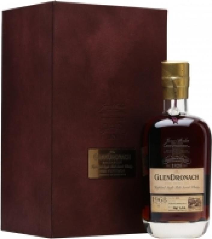 Glendronach 44 Years Old Recherche, 1968, gift box