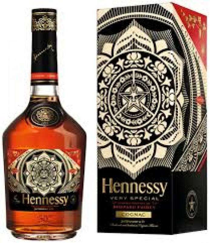 Hennessy V.S. Limited Edition Shepard Fairey в подарочной упаковке