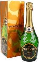 Asti Mondoro with gift box