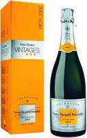 Veuve Clicquot Rich Reserve 2002 with gift box